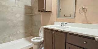 Modern 2-Bedroom Duplex Unit | Stylish Design & Prime Location Gallery 9