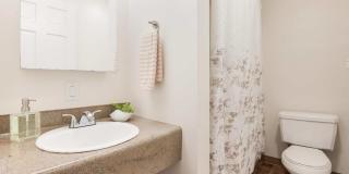 Colonial Villa Apartments Gallery 8