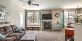 Bright 2 Bed, 2 Bath Condo in Blue Sky at Vista Ridge Gallery 1