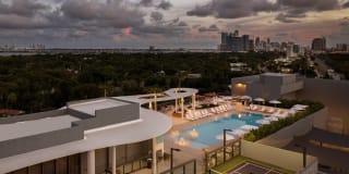 The Boulevard Gallery 30