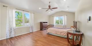 405 Burnet Place Gallery 17