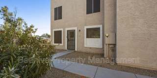 2732 E Culver St Gallery 25