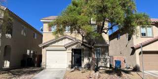 Cozy 3-Bedroom Home with Spacious Backyard Gallery 1