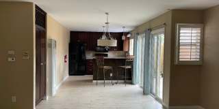 SPACIOUS 3BR/2.5BA EASTSIDE TOWNHOME FOR LEASE Gallery 7