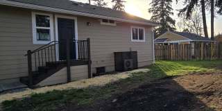 2 Bedroom located minutes from JBLM Gallery 6