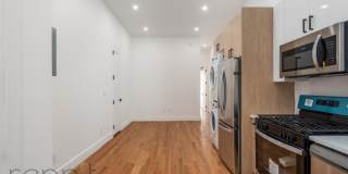 4-77 Fairview Avenue Gallery 11