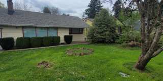 Charming 3BD/1BA located within walking distance to Friendly/College Hill neighborhood Market of Choice! Gallery 3