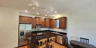 1326 W Grenshaw Street Gallery 7