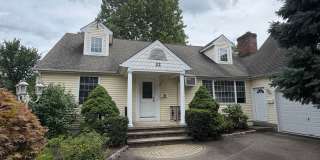 Beautiful 4 Bedroom Home in Danbury! Gallery 1