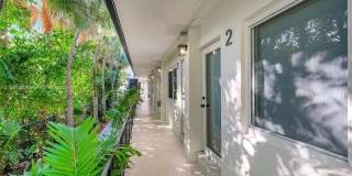 428 Collins Ave Gallery 3