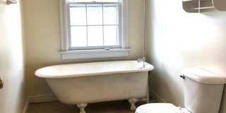 Three-Bedroom Duplex in Downtown Richmond Three-Bedroom Duplex in Downtown Richmond Gallery 8