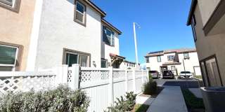 Almost BRAND NEW end unit Townhome in Winchester for Rent Gallery 8