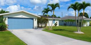 Pets Welcome! Bright  Airy Single-Family Home – 2 Bed + Office (Optional 3rd Bedroom) Gallery 1