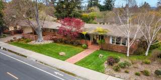 Iconic California Ranch Home by Architect Birge Clark in Leland Manor, Palo Alto Gallery 49