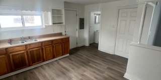 Cute 2 Bed/1bath home close to school Gallery 8
