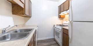 Woodlake Apartments of Indianapolis Gallery 1