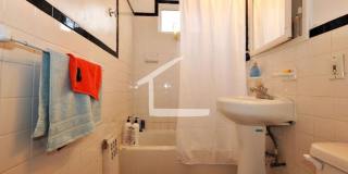 Nice 3 bed in oak square Gallery 1