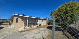 3 Bed Home + Studio with Large Yard  Ample Parking Near Downtown Vista Gallery 1