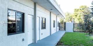 120 NE 71st St Gallery 16