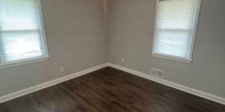 Amazing 6 Bedroom 2 Bathroom home with dual driveways Gallery 14