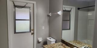 BEAUTIFUL 3 BR / 2 BA HOME AVAILABLE IN MIRROR LAKES Gallery 15