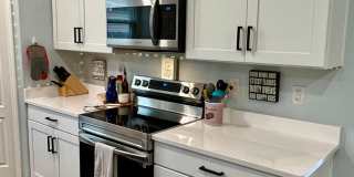 5 bedroom home with fenced in yard!!! Gallery 11