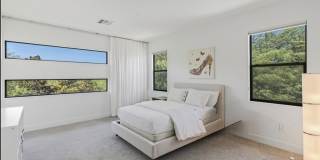 47 Pristine Glen Street Gallery 54