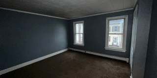 2 beds freshly updated Gallery 8