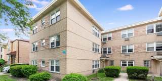 Charming 2-bedroom Condo in Skokie Gallery 1