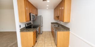 2BR/1.5BA Condo! 2 parking spaces Gallery 1