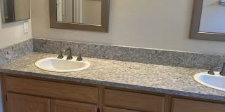 319 West Shoshone Street Gallery 12