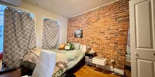 NIce 4 bed in Mission Hill Gallery 17
