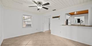 1250 SE Petunia Avenue Gallery 24