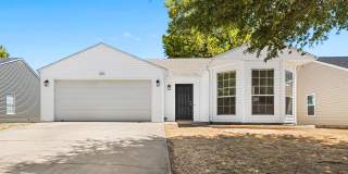 3 Bedroom 2 Bathroom Home in Bentonville Gallery 1