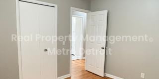 Move-In Ready Brick Ranch on a Corner Lot | Warren Gallery 9
