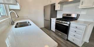 Spacious 2BD with Private Laundry Room, Garage Parking & Private Entrance Spacious 2BD with Private Laundry Room, Garage Parking & Private Entrance Gallery 9