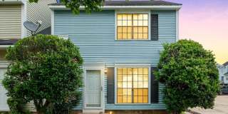Cobblestone Townhouse - End unit close to parking Gallery 4