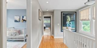Spacious Kent Home | 6 Bed | 4 Bath | 4,000 Sf | Front Porch + Backyard | Detached 4-Car Garage Gallery 23