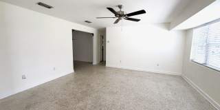 3/2/1 car garage in S. Ft. Myers Off Cypress Lake! Gallery 6