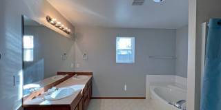 Price Drop!-Exceptional 2200 sq ft Three Bedroom 2 Bath Rambler in Fed Way - with A/C Gallery 42