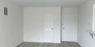 1815 N. Harvard Blvd. Gallery 10