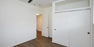 2133 Metcalf Street Gallery 12