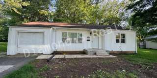 Charming and Clean 3 Bedroom Home - Nice/Quiet Neighborhood Gallery 1