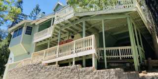 Spectacular Mountain Family Home Gallery 1