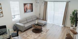 4827 Riverton Ave Gallery 24