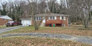 5004 MEADOWBROOK Drive Gallery 1