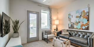 Avanti at Farmington Station Gallery 6