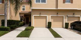 Annual Unfurnished 3-bed 2.5-bath townhome in Parkstone Gallery 1