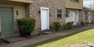 Centrally Located 2 Bedroom Unit Gallery 1