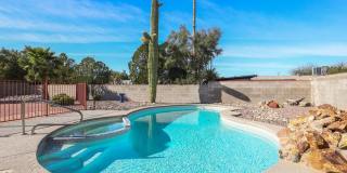 Spacious 4 Bedroom 2 Bathroom home with Private Pool & Arizona Room! Gallery 1